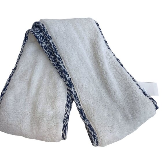 Uniqlo Cable Knit Scarf Blue White Infinity Fleece Lined Snood NWT - Picture 5 of 7